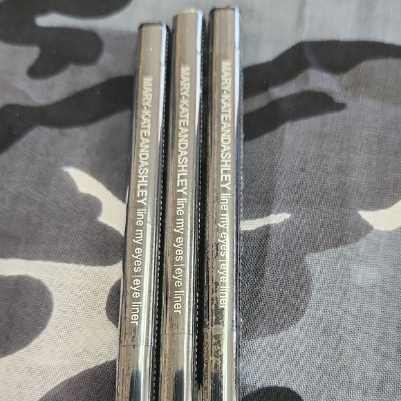 3 Mary-Kate And Ashley Line My Eyes Eye Liner Sparkling Black Factory Sealed - Picture 2 of 5